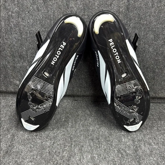 Peloton size 47 Men’s Black and Red Cycling Shoes - Picture 8 of 9